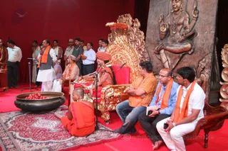 http://nithyananda.org/sites/default/files/photo-gallery/2016-4apr-26th-nithyananda-diary_IMG_1652_ujjain-aadheenam-kumbh-mela-bhupendrasingh-visit-swamiji_0.jpg