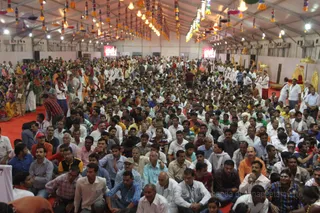 http://nithyananda.org/sites/default/files/photo-gallery/2016-4apr-26th-nithyananda-diary_IMG_1693_ujjain-aadheenam-kumbh-mela-kalpataru-darshan-crowd.jpg