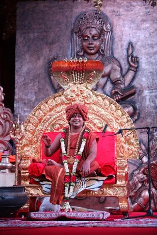 http://nithyananda.org/sites/default/files/photo-gallery/2016-4apr-26th-nithyananda-diary_IMG_4595_ujjain-aadheenam-kumbh-mela-kalpataru-darshan-swamiji.jpg