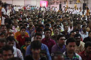 http://nithyananda.org/sites/default/files/photo-gallery/2016-4apr-26th-nithyananda-diary_IMG_4621_ujjain-aadheenam-kumbh-mela-kalpataru-meditation-crowd.jpg