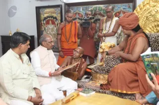 http://nithyananda.org/sites/default/files/photo-gallery/2016-4apr-27th-nithyananda-diary_IMG_4764_ujjain-aadheenam-kumbh-mela-vip-visit-vips-swamiji.jpg