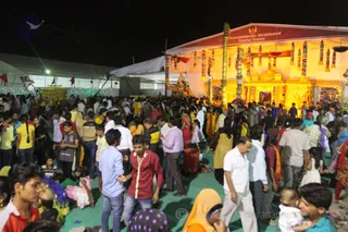 http://nithyananda.org/sites/default/files/photo-gallery/2016-4apr-28th-nithyananda-diary_IMG_5498_ujjain-aadheenam-kumbh-mela-temple-crowd.jpg