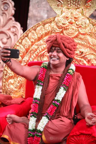 http://nithyananda.org/sites/default/files/photo-gallery/2016-4apr-29th-nithyananda-diary_IMG_5404_ujjain-aadheenam-kumbh-mela-kalpataru-darshan-swamiji.jpg