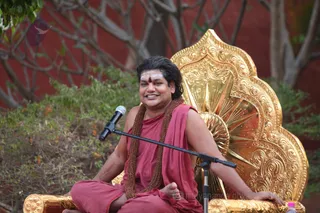 http://nithyananda.org/sites/default/files/photo-gallery/2016-4apr-2nd-nithyananda-diary_IMG_7334_bengaluru-aadheenam-IA-day19-laughing-temple-swamiji.jpg