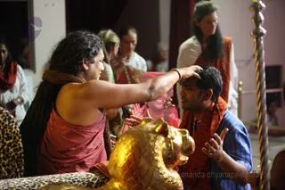 http://nithyananda.org/sites/default/files/photo-gallery/2016-4apr-2nd-nithyananda-diary_IMG_7405_bengaluru-aadheenam-IA-day19-laughing-temple-darshan-swamiji.jpg