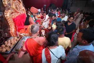 http://nithyananda.org/sites/default/files/photo-gallery/2016-4apr-30th-nithyananda-diary_IMG_6410_ujjain-aadheenam-kumbh-mela-kalpataru-darshan-swamiji_0.jpg