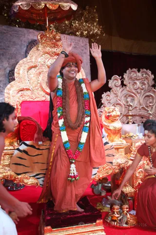 http://nithyananda.org/sites/default/files/photo-gallery/2016-4apr-30th-nithyananda-diary_IMG_6432_ujjain-aadheenam-kumbh-mela-kalpataru-darshan-swamiji_0.jpg