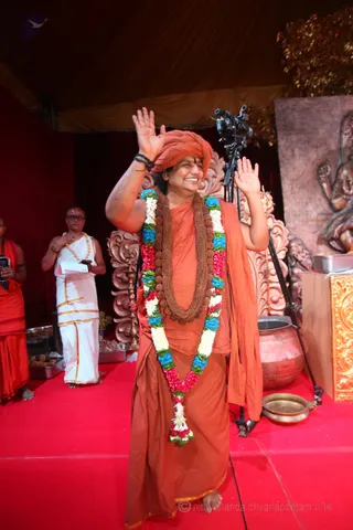 http://nithyananda.org/sites/default/files/photo-gallery/2016-4apr-30th-nithyananda-diary_IMG_6437_ujjain-aadheenam-kumbh-mela-kalpataru-darshan-swamiji_0.jpg