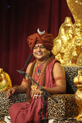 http://nithyananda.org/sites/default/files/photo-gallery/2016-4apr-3rd-nithyananda-diary_IMG_7483_bengaluru-aadheenam-IA-day20-conscious-shift-webinar-swamiji.jpg