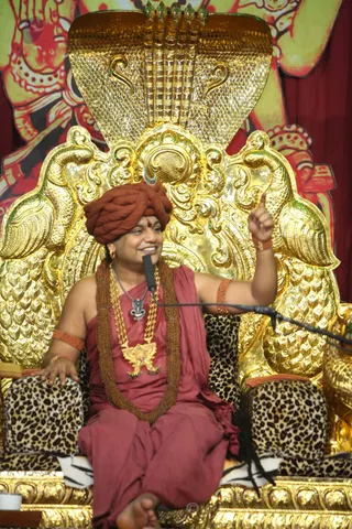 http://nithyananda.org/sites/default/files/photo-gallery/2016-4apr-3rd-nithyananda-diary_IMG_7524_bengaluru-aadheenam-IA-day20-conscious-shift-webinar-swamiji.jpg