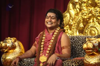 http://nithyananda.org/sites/default/files/photo-gallery/2016-4apr-4th-nithyananda-diary_IMG_8076_bengaluru-aadheenam-IA-day21-energy-darshan-swamiji.jpg