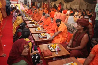 http://nithyananda.org/sites/default/files/photo-gallery/2016-5may-10th-nithyananda-diary_IMG_3116_ujjain-aadheenam-kumbh-mela-bandara-swamiji.jpg
