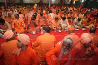 http://nithyananda.org/sites/default/files/photo-gallery/2016-5may-10th-nithyananda-diary_IMG_3122_ujjain-aadheenam-kumbh-mela-bandara-swamiji.jpg