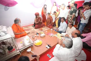 http://nithyananda.org/sites/default/files/photo-gallery/2016-5may-10th-nithyananda-diary_IMG_3268_ujjain-aadheenam-kumbh-mela-bandara-swamiji.jpg