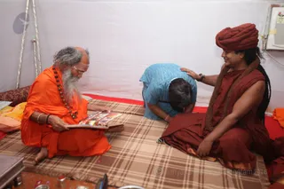 http://nithyananda.org/sites/default/files/photo-gallery/2016-5may-10th-nithyananda-diary_IMG_3295_ujjain-aadheenam-kumbh-mela-bandara-swamiji.jpg