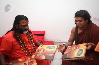 http://nithyananda.org/sites/default/files/photo-gallery/2016-5may-10th-nithyananda-diary_IMG_3334_ujjain-aadheenam-kumbh-mela-bandara-swamiji.jpg