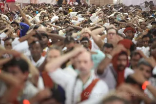 http://nithyananda.org/sites/default/files/photo-gallery/2016-5may-11th-nithyananda-diary_IMG_3403_ujjain-aadheenam-kumbh-mela-darshan-participants.jpg