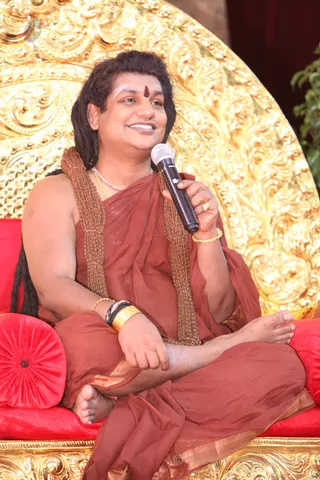 http://nithyananda.org/sites/default/files/photo-gallery/2016-5may-11th-nithyananda-diary_IMG_3475_ujjain-aadheenam-kumbh-mela-darshan-swamiji.jpg