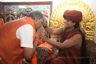 http://nithyananda.org/sites/default/files/photo-gallery/2016-5may-13th-nithyananda-diary_IMG_4453_ujjain-aadheenam-kumbh-mela-vip-visit-swamiji.jpg
