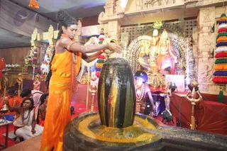 http://nithyananda.org/sites/default/files/photo-gallery/2016-5may-15th-nithyananda-diary_IMG_6231_ujjain-aadheenam-kumbh-mela-camp-temple-abheshekam-lingam.jpg