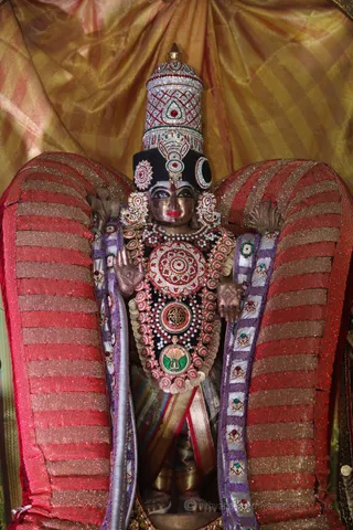 http://nithyananda.org/sites/default/files/photo-gallery/2016-5may-17th-nithyananda-diary_IMG_7310_ujjain-aadheenam-kumbh-nithyananda-devasthanam.jpg