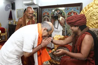 http://nithyananda.org/sites/default/files/photo-gallery/2016-5may-18th-nithyananda-diary_2016-5may-18th-nithyananda-diary_IMG_7444_ujjain-aadheenam-kumbh-mela-vip-visit-swamiji.jpg