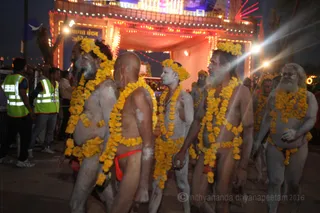 http://nithyananda.org/sites/default/files/photo-gallery/2016-5may-21st-nithyananda-diary_IMG_8970_ujjain-aadheenam-kumbh-mela-shahi-snaan-nagas.jpg