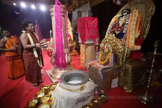 http://nithyananda.org/sites/default/files/photo-gallery/2016-5may-23rd-nithyananda-diary_IMG_0965_ujjain-aadheenam-kumbh-mela-tirujnanasambandar-puja-swamiji.jpg