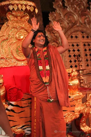 http://nithyananda.org/sites/default/files/photo-gallery/2016-5may-2nd-nithyananda-diary_IMG_6981_ujjain-aadheenam-kumbh-mela-kalpataru-darshan-swamiji.jpg