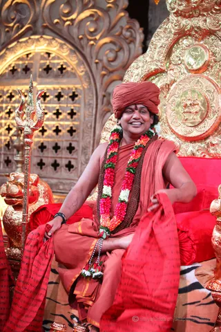 http://nithyananda.org/sites/default/files/photo-gallery/2016-5may-2nd-nithyananda-diary_IMG_7583_ujjain-aadheenam-kumbh-mela-kalpataru-darshan-swamiji.jpg
