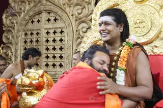 http://nithyananda.org/sites/default/files/photo-gallery/2016-5may-3rd-nithyananda-diary_IMG_7042_ujjain-aadheenam-kumbh-mela-kalpataru-darshan-swamiji.jpg