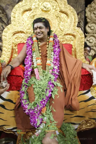 http://nithyananda.org/sites/default/files/photo-gallery/2016-5may-3rd-nithyananda-diary_IMG_7106_ujjain-aadheenam-kumbh-mela-kalpataru-darshan-swamiji.jpg