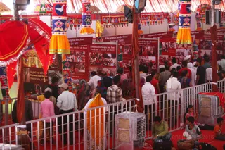 http://nithyananda.org/sites/default/files/photo-gallery/2016-5may-3rd-nithyananda-diary_IMG_7815_ujjain-aadheenam-kumbh-mela-camp-temple.jpg