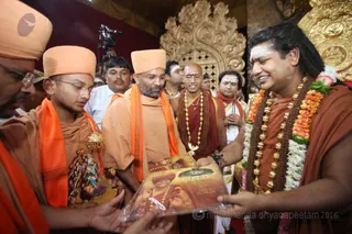 http://nithyananda.org/sites/default/files/photo-gallery/2016-5may-3rd-nithyananda-diary_IMG_7983_ujjain-aadheenam-kumbh-mela-kalpataru-darshan-swamiji.jpg