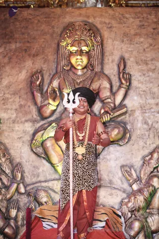 http://nithyananda.org/sites/default/files/photo-gallery/2016-5may-3rd-nithyananda-diary_IMG_8328_ujjain-aadheenam-kumbh-mela-shuddhadvaita-opening-darshan-swamiji.jpg