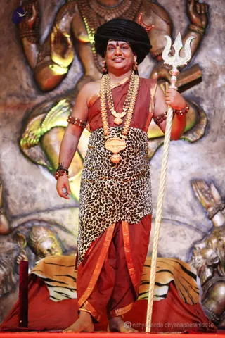 http://nithyananda.org/sites/default/files/photo-gallery/2016-5may-3rd-nithyananda-diary_IMG_8508_ujjain-aadheenam-kumbh-mela-shuddhadvaita-opening-darshan-swamiji.jpg