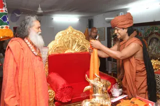 http://nithyananda.org/sites/default/files/photo-gallery/2016-5may-4th-nithyananda-diary_IMG_7213_ujjain-aadheenam-kumbh-mela-mahamandaleshwar-maheshwaranand-swamiji.jpg