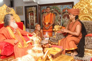 http://nithyananda.org/sites/default/files/photo-gallery/2016-5may-4th-nithyananda-diary_IMG_7231_ujjain-aadheenam-kumbh-mela-mahamandaleshwar-maheshwaranand-swamiji.jpg