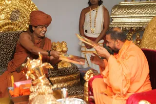 http://nithyananda.org/sites/default/files/photo-gallery/2016-5may-4th-nithyananda-diary_IMG_7246_ujjain-aadheenam-kumbh-mela-mahamandaleshwar-maheshwaranand-swamiji.jpg