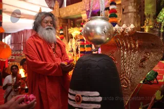 http://nithyananda.org/sites/default/files/photo-gallery/2016-5may-4th-nithyananda-diary_IMG_8852_ujjain-aadheenam-kumbh-mela-mahamandaleshwar-maheshwaranand-swamiji.jpg