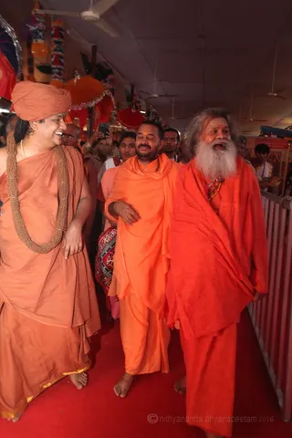 http://nithyananda.org/sites/default/files/photo-gallery/2016-5may-4th-nithyananda-diary_IMG_8921_ujjain-aadheenam-kumbh-mela-mahamandaleshwar-maheshwaranand-swamiji.jpg