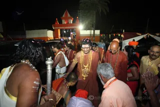 http://nithyananda.org/sites/default/files/photo-gallery/2016-5may-8th-nithyananda-diary_IMG_1435_ujjain-aadheenam-kumbh-mela-bandara-swamiji.jpg
