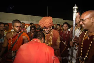 http://nithyananda.org/sites/default/files/photo-gallery/2016-5may-8th-nithyananda-diary_IMG_1442_ujjain-aadheenam-kumbh-mela-bandara-swamiji.jpg