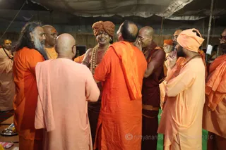 http://nithyananda.org/sites/default/files/photo-gallery/2016-5may-8th-nithyananda-diary_IMG_1450_ujjain-aadheenam-kumbh-mela-bandara-swamiji.jpg