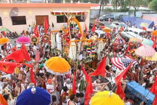 http://nithyananda.org/sites/default/files/photo-gallery/2016-5may-9th-nithyananda-diary_IMG_1375_ujjain-aadheenam-kumbh-mela-second-shahi-snaan-swamiji.jpg