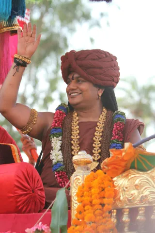 http://nithyananda.org/sites/default/files/photo-gallery/2016-5may-9th-nithyananda-diary_IMG_1462_ujjain-aadheenam-kumbh-mela-second-shahi-snaan-swamiji.jpg