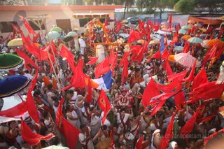 http://nithyananda.org/sites/default/files/photo-gallery/2016-5may-9th-nithyananda-diary_IMG_1755_ujjain-aadheenam-kumbh-mela-second-shahi-snaan-crowd.jpg