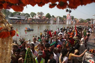 http://nithyananda.org/sites/default/files/photo-gallery/2016-5may-9th-nithyananda-diary_IMG_2529_ujjain-aadheenam-kumbh-mela-second-shahi-snaan-crowd.jpg