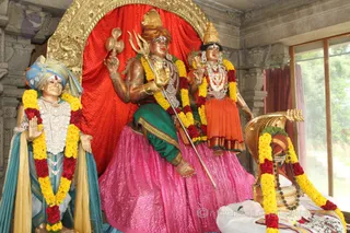 http://nithyananda.org/sites/default/files/photo-gallery/2016-6june-14th-nithyananda-diary_IMG_2616_bengaluru-aadheenam-nithyanandeshwara-temple-deities-garba-mandir.jpg