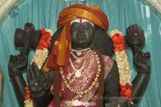 http://nithyananda.org/sites/default/files/photo-gallery/2016-6june-14th-nithyananda-diary_IMG_2626_bengaluru-aadheenam-nithyanandeshwara-temple-deities-dakshinamurthy.jpg